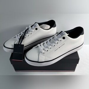 Tommy Hilfiger Leather Low-Top Sneaker Unisex Women's 10, Men's Size 8 New w Tag